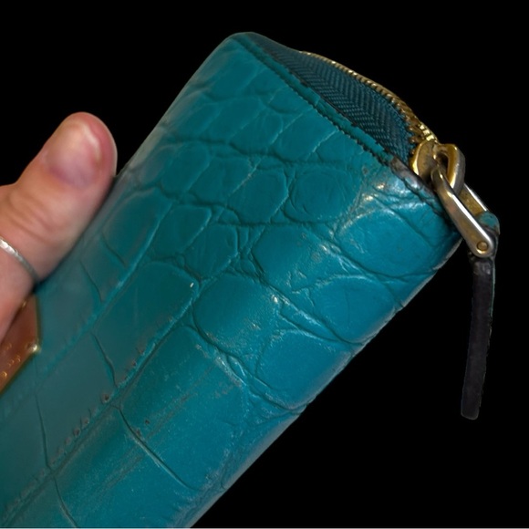 MCM TEAL LONG WALLET GUC many card slots/inside pockets .1 zipper inside pocket - Picture 12 of 13